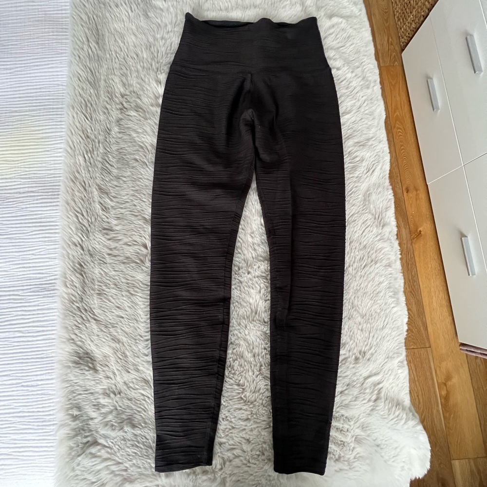 Black ribbed beyond yoga leggings